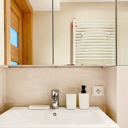 Modern With Air Conditioning, Vistula Boulevards, Cracow Heart *